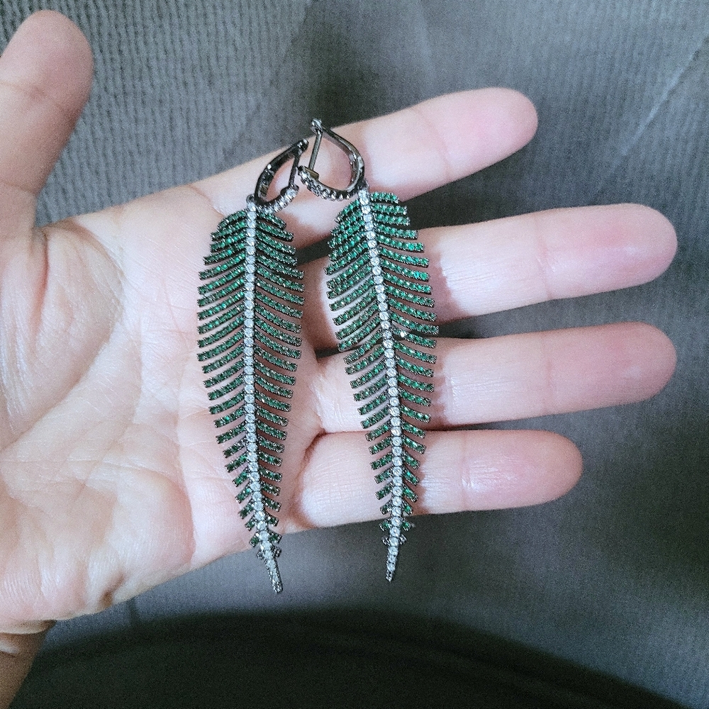 Eye👁 Candy🍭 Los Angeles🏙 "Caleen" Green💚 Feather🪶 Earrings - Picture 16 of 16